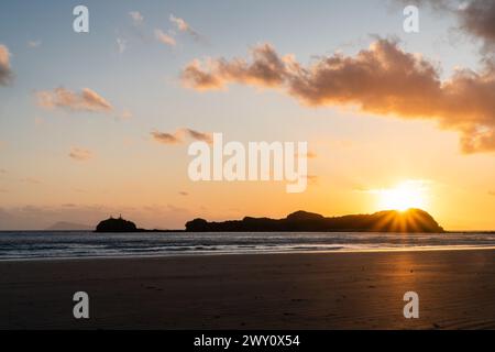 Sonnenaufgang am Casuarina Beach, Cape Hillsborough, Australien Stockfoto
