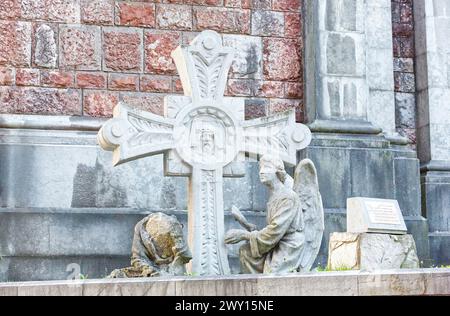 Die Basilika San Juan el Real befindet sich in Oviedo, Asturien, Spanien. Es ist ein Werk von Luis Bellido und wurde 1915 eingeweiht. Katholisch. Stockfoto