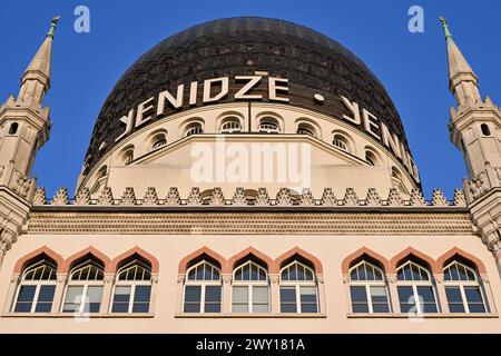 Yenidze ist eine ehemalige Tabakfabrik in Dresden. Es entworfen im Stil der Moschee. Stockfoto