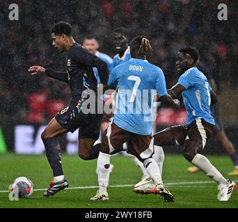 LONDON, ENGLAND - 26. MÄRZ: Jude Bellingham, Jeremy Doku im Spiel während des internationalen Freundschaftsspiels zwischen England und Belgien in Wembley Stad Stockfoto
