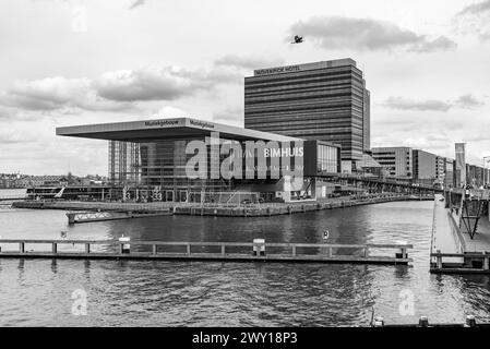 amsterdam, niederlande, 29. märz 2024, Building Bimhuis, muziekgebouw *** amsterdam, niederlande, 29. märz 2024, gebäude bimhuis, muziekgebouw Copyright: XW.Simlingerx Stockfoto