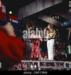 Hitparade, ZDF Musiksendung, 1971, Auftritt von Nina & Mike, deutsches Schlager-Duo. Stockfoto