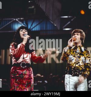 Hitparade, ZDF Musiksendung, 1971, Auftritt von Nina & Mike, deutsches Schlager-Duo. Stockfoto