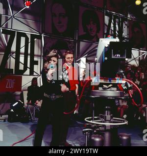 Hitparade, ZDF Musiksendung, 1971, Auftritt der dänischen Schlagersängerin Dorthe, alias Dorthe Kollo. Stockfoto