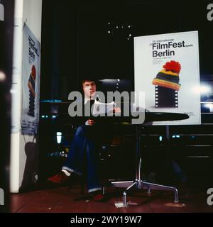 Aspekte - ZDF Kulturmagazin, Sendung von den 28. Internationale Filmfestspiele Berlin, 24.02.1978, Moderation: Michael Stefanowski, Kulturjournalist und ZDF aspekte Redakteur. Stockfoto