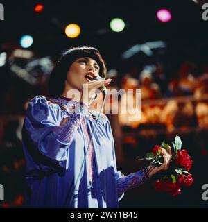 Paul Anka in Concert - eine Show aus dem Internationalen Congress-Centrum Berlin, 1980, Auftritt der französischen Sängerin Mireille Mathieu Stockfoto