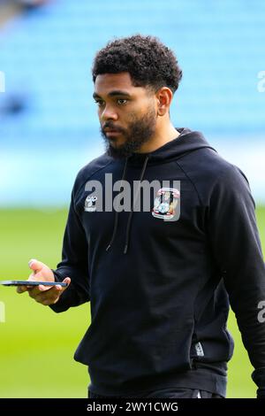 Coventry City's Jay Dasilva vor dem Sky Bet Championship-Spiel in der Coventry Building Society Arena, Coventry. Bilddatum: Montag, 1. April 2024. Stockfoto