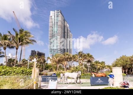 Miami Beach, USA - 3. April 2024. Eröffnungstag der Longines Global Champions League am Strand in Miami. Mark Spowart/Atlas Media Kanada. Stockfoto