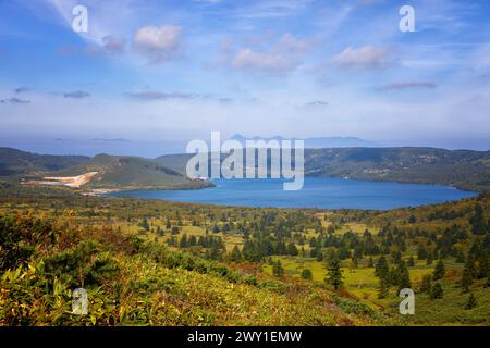 Caldera des Vulkans Golovnina auf Kunashir, Südkuriles Stockfoto