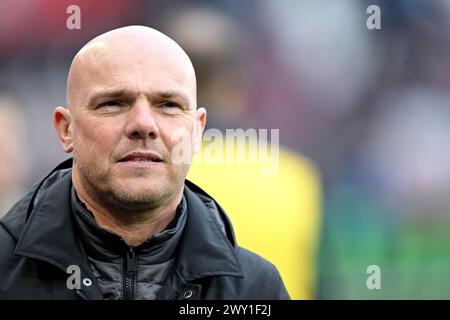 UTRECHT - Trainer Johnny Jansen vor dem niederländischen Eredivisie-Spiel zwischen dem FC Utrecht und dem PEC Zwolle im Galgenwaard-Stadion am 3. April 2024 in Utrecht, Niederlande. ANP GERRIT VAN KÖLN Stockfoto