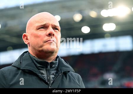 UTRECHT - Trainer Johnny Jansen vor dem niederländischen Eredivisie-Spiel zwischen dem FC Utrecht und dem PEC Zwolle im Galgenwaard-Stadion am 3. April 2024 in Utrecht, Niederlande. ANP GERRIT VAN KÖLN Stockfoto
