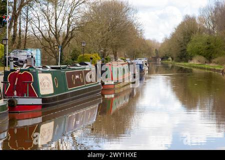 Canal Schmalboote vertäuten am Shropshire union Canal bei Goldstone Wharf Cheswardine, nahe Market Drayton Shropshire England UK Stockfoto