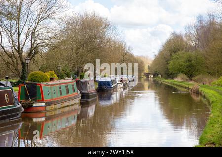 Canal Schmalboote vertäuten am Shropshire union Canal bei Goldstone Wharf Cheswardine, nahe Market Drayton Shropshire England UK Stockfoto