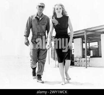 Peter van Eyck, Carroll Baker, am Set des Films „Station Six Sahara“, British Lion Films, 1963 Stockfoto