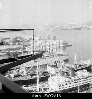 Gott schützt die Liebenden, Spielfilm, Deutschland / Spanien / Italien 1973, Regie: Alfred Vohrer, Szenenfoto Übersicht Hafen Stockfoto