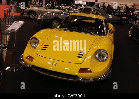 Ferrari Dino 246 GT Coupe Baujahr 1972, 34. Techno Classica Essen 03. - 07.04.2024. Messe Essen, Siha, Oldtimer / klassische Autos / Autoausstellung, Oldtimermesse, Essen D. *** Ferrari Dino 246 GT Coupe Year 1972 , 34 Techno Classica Essen 03 07 04 2024 Messe Essen, Siha, Oldtimer Oldtimermesse, Essen D Stockfoto