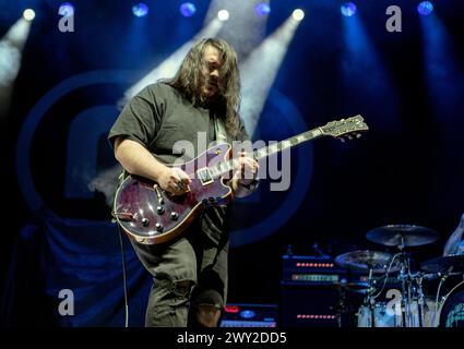 Wolfgang Van Halen von Mammoth WVH live in einem Konzert in der Birmingham Resorts World Arena, 30. März 2024, auf ihrer UK-Tour mit Myles Kennedy und den Conspirators. Stockfoto