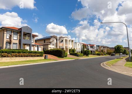 Sydney, Australien, eine Reihe von modernen Einfamilienhäusern im Vorort Parklea in Sydney im Großraum Western Sydney, NSW, Australien Stockfoto