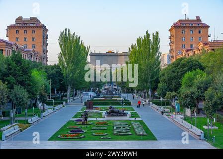 Sonnenaufgang im Alexander Tamanyan Park in Jerewan, Armenien Stockfoto