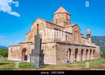 Sommertag in der Odzun-Kirche in Armenien Stockfoto