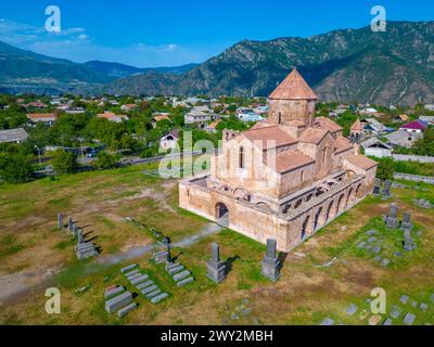 Sommertag in der Odzun-Kirche in Armenien Stockfoto