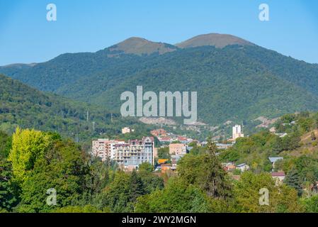 Panoramablick auf die armenische Stadt Dilijan Stockfoto