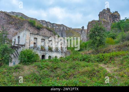 Der alte Khndzoresk verlassene Höhlenstadt in Armenien Stockfoto