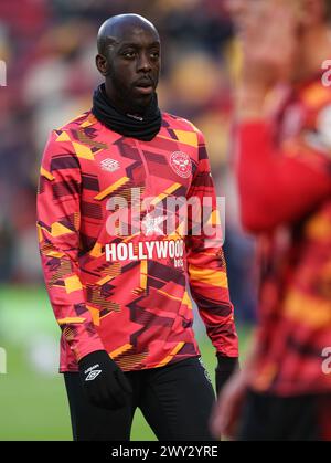 London, Großbritannien. April 2024. Yoane Wissa aus Brentford vor dem Spiel der Premier League im Gtech Community Stadium in London. Der Bildnachweis sollte lauten: Kieran Cleeves/Sportimage Credit: Sportimage Ltd/Alamy Live News Stockfoto