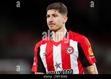 London, Großbritannien. April 2024. Vitaly Janelt aus Brentford im Spiel der Premier League im Gtech Community Stadium in London. Der Bildnachweis sollte lauten: Kieran Cleeves/Sportimage Credit: Sportimage Ltd/Alamy Live News Stockfoto