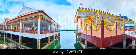 Panorama des schwimmenden Dorfes Ko Panyi mit Pfahlbauten der Schule und des islamischen Ethiktrainingszentrums, Phang Nga Bay, Thailand Stockfoto