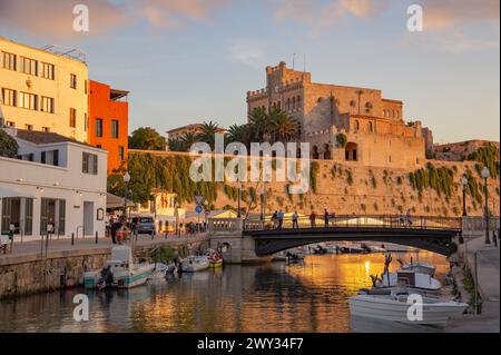 Hafenblick, Ciutadella, Menorca, Balearen, Spanien Stockfoto