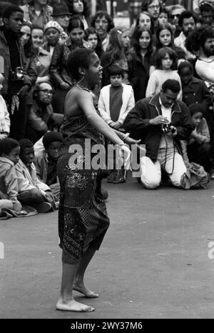 Afro-karibische Tänzer in Fort Greene, 1969, in Clinton und Dekalb Avenues Stockfoto