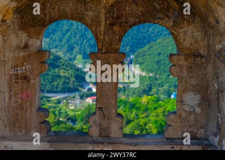 Steinfenster der Festung Jajce in Bosnien und Herzegowina Stockfoto