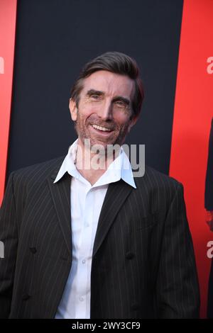 Los Angeles, Kalifornien, USA 3. April 2024 der Schauspieler Sharlto Copley nimmt am 3. April 2024 in Los Angeles, Kalifornien, die Premiere von Universal Pictures Monkey man im TCL Chinese Theatre in Los Angeles, Kalifornien, USA, Teil. Foto: Barry King/Alamy Live News Stockfoto