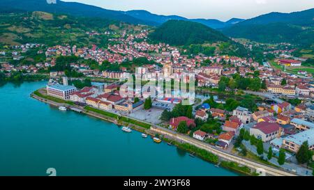 Blick auf Andricgrad bei Sonnenaufgang in Bosnien und Herzegowina Stockfoto