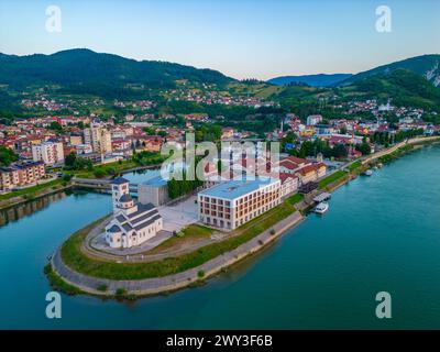 Blick auf Andricgrad bei Sonnenaufgang in Bosnien und Herzegowina Stockfoto