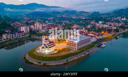 Blick auf Andricgrad bei Sonnenaufgang in Bosnien und Herzegowina Stockfoto