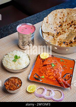 Pomfret mit indischem Curry, nicht-vegeterischem Gericht, Pune, Maharashtra, Indien Stockfoto