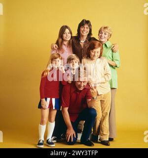 The Partridge Family, alias die Partridge Familie, Comedyserie, USA 1970 - 1974, Darsteller: Hinten: Susan Dey, David Cassidy, Shirley Jones, Mitte: Suzanne Crough, Brian Forster, Danny Bonaduce, Knieend: Dave Madden Stockfoto