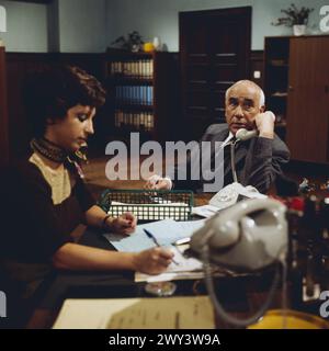 Mordkommission, Krimiserie, Deutschland 1973 - 1975, Folge: Amok vom 11. Darsteller: Margot Mahler, Charles Regnier 1975 Stockfoto