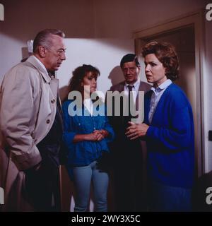 Derrick, ZDF Krimi-Serie, Deutschland, 1987, Folge: Nachtstreife, Regie: Dietrich Haugk, Szene: Horst Tappert, Karin Thaler, Hans Brenner, Witta Pohl Stockfoto