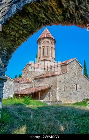 Sommertag im Kloster Ikalto in Georgien Stockfoto