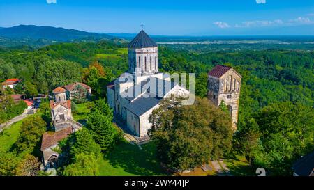 Sommertag im Kloster Martvili in Georgien Stockfoto