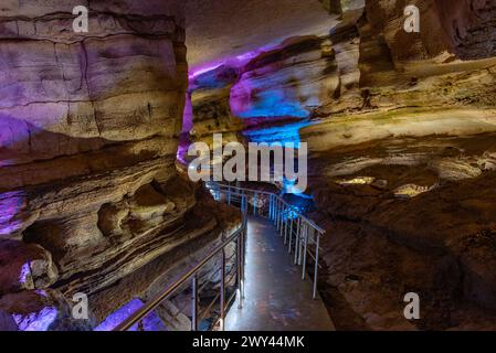 Imereti-Höhlen im Naturschutzgebiet Sataplia in der Nähe von Kutaisi, Georgia Stockfoto