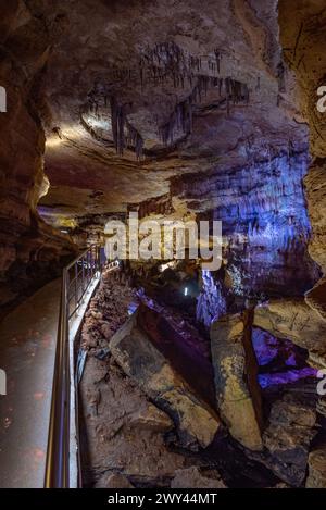 Imereti-Höhlen im Naturschutzgebiet Sataplia in der Nähe von Kutaisi, Georgia Stockfoto