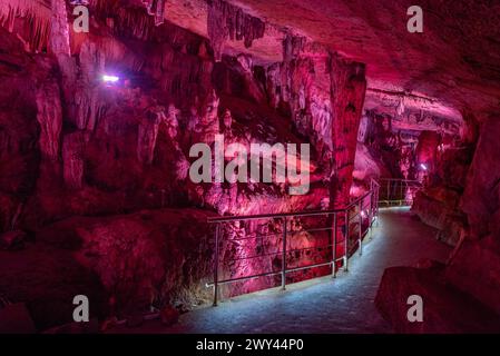 Imereti-Höhlen im Naturschutzgebiet Sataplia in der Nähe von Kutaisi, Georgia Stockfoto