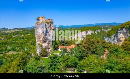 Katskhi-Säule in georgien an einem sonnigen Tag Stockfoto