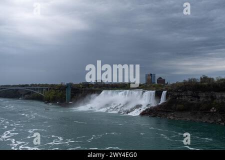 Niagara Falls, Niagara Falls Touristengebiet am Niagara River, natürliche Grenze zwischen der Provinz Ontario in Kanada und dem Bundesstaat New York in Stockfoto