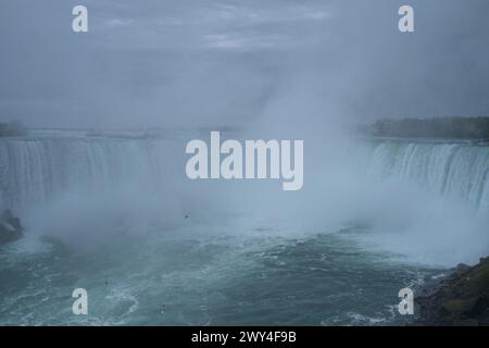 Niagara Falls, Niagara Falls Touristengebiet am Niagara River, natürliche Grenze zwischen der Provinz Ontario in Kanada und dem Bundesstaat New York in Stockfoto