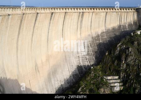 Staudamm Almendra (Salto de Villarino). Provinz Salamanca, Castilla y Leon, Spanien. Stockfoto